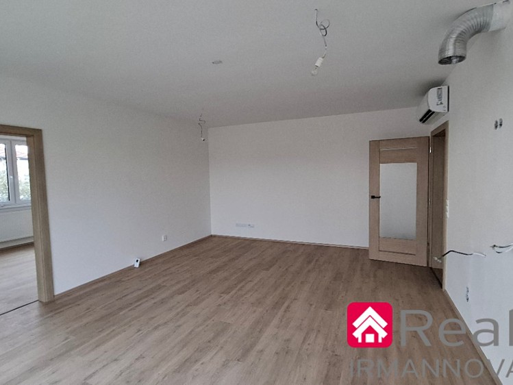 Prodej bytu 3+kk, 67 m² (6 z 9)