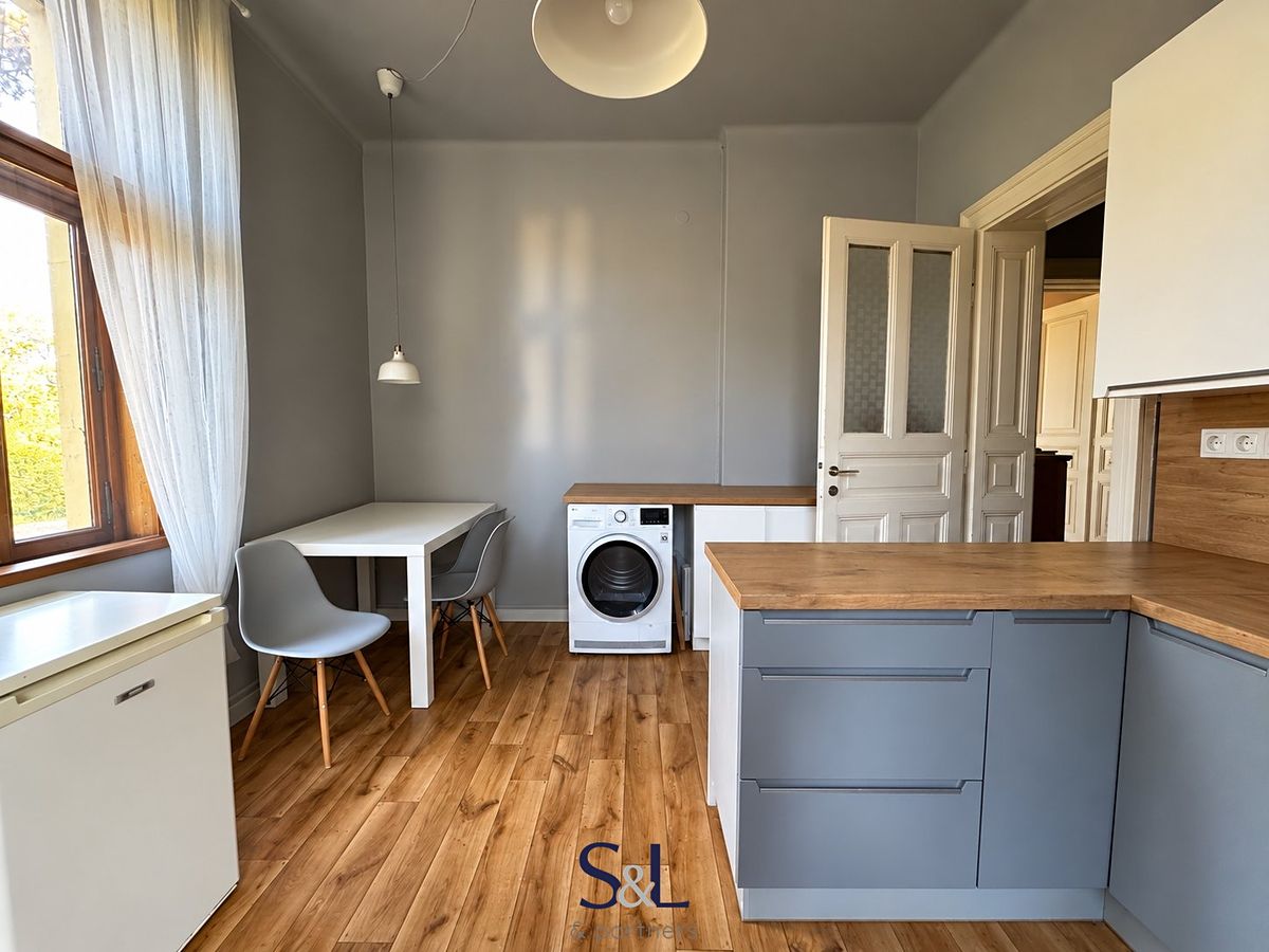 Pronájem bytu 2+1 82 m² – fotografie 3
