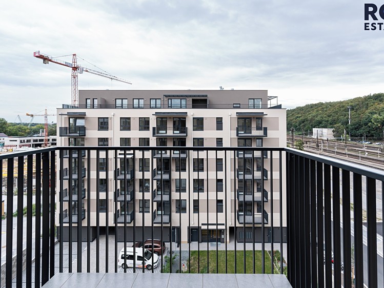 Pronájem bytu 1+kk, 36 m² (11 z 15)