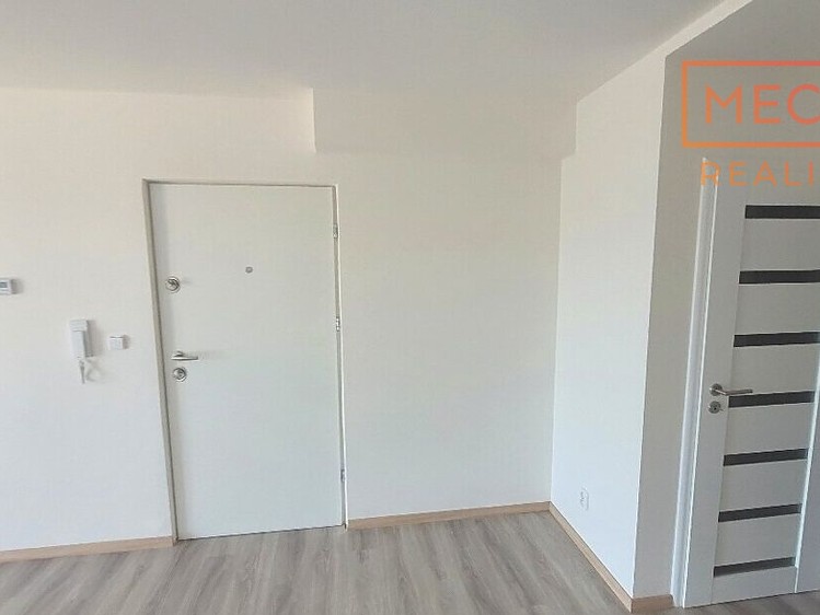 Квартира 1+kk в оренду, 35 м² (8 з 15)