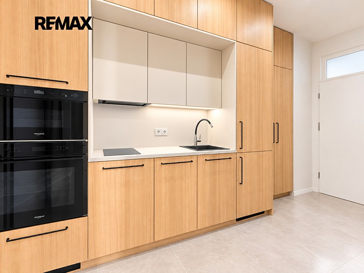 Prodej bytu 1+1, 37 m² (2 z 7)