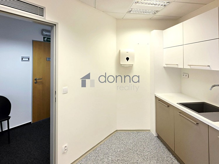 Pronájem komerčního prostoru, 208 m² (5 z 10)