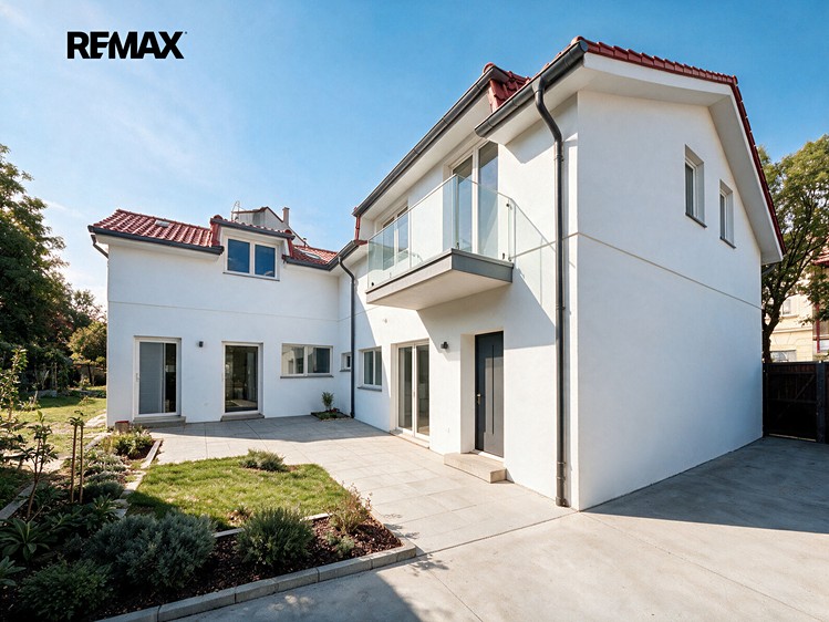Haus zum Kauf, 244 m² (1 von 27)
