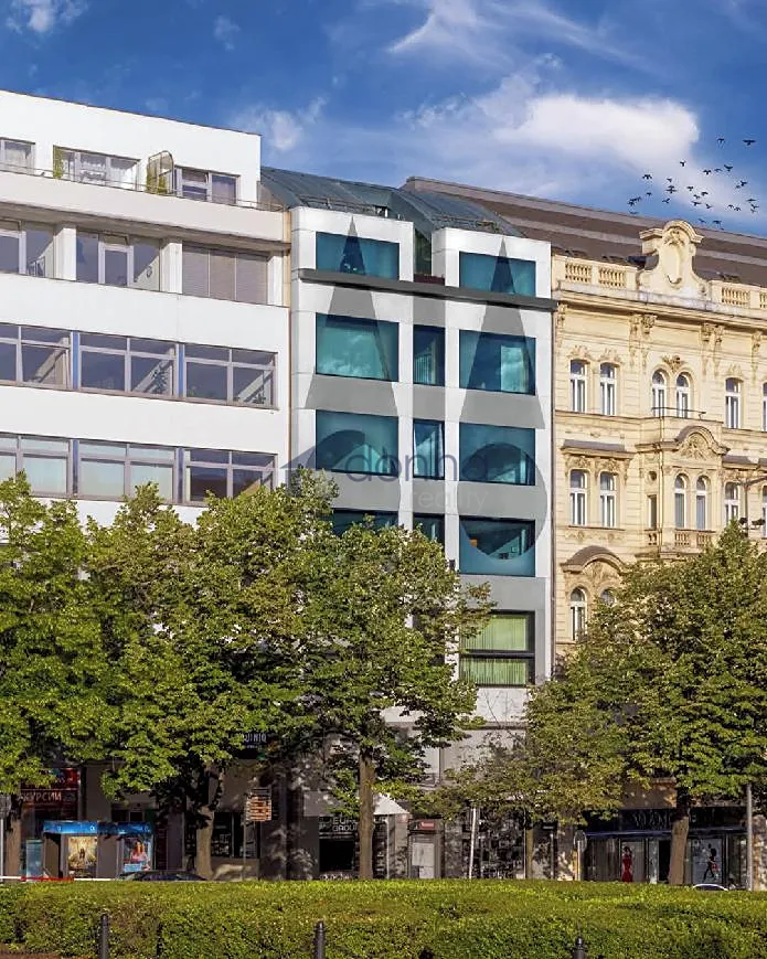 Pronájem kanceláře 2141 m²