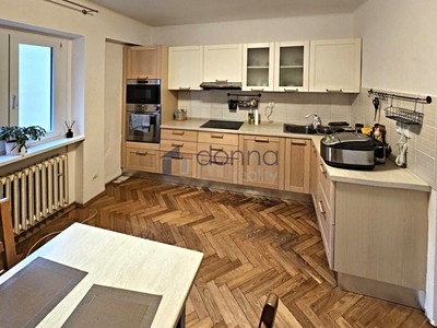 Pronájem komerčního prostoru, 175 m² (2 z 10)