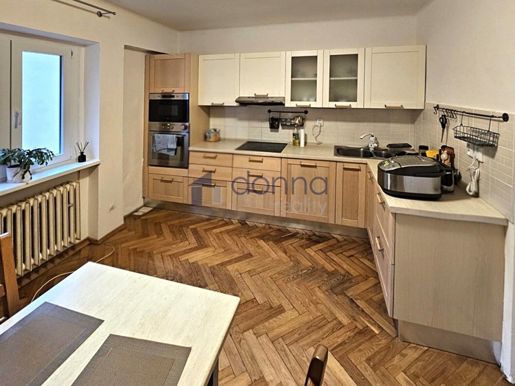 Pronájem komerčního prostoru, 175 m² (2 z 10)