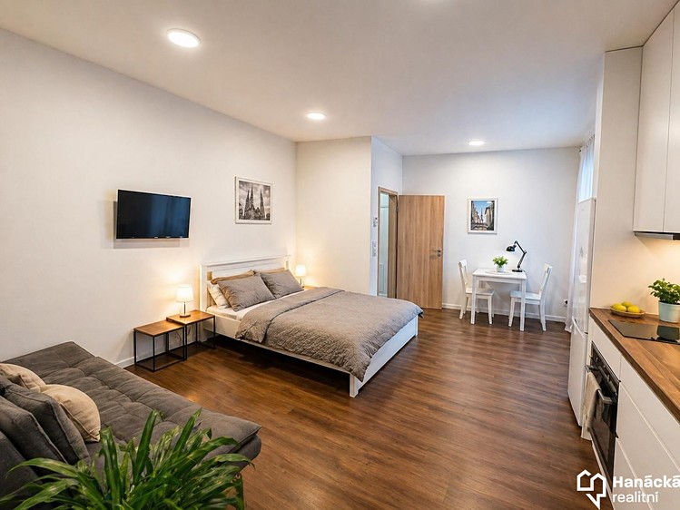 Квартира 1+kk в оренду, 35 м² (1 з 8)