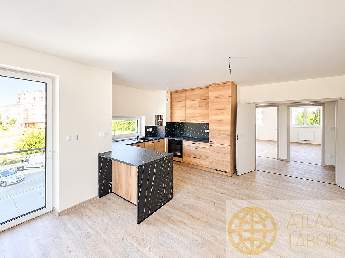 Pronájem bytu 3+kk 77 m²