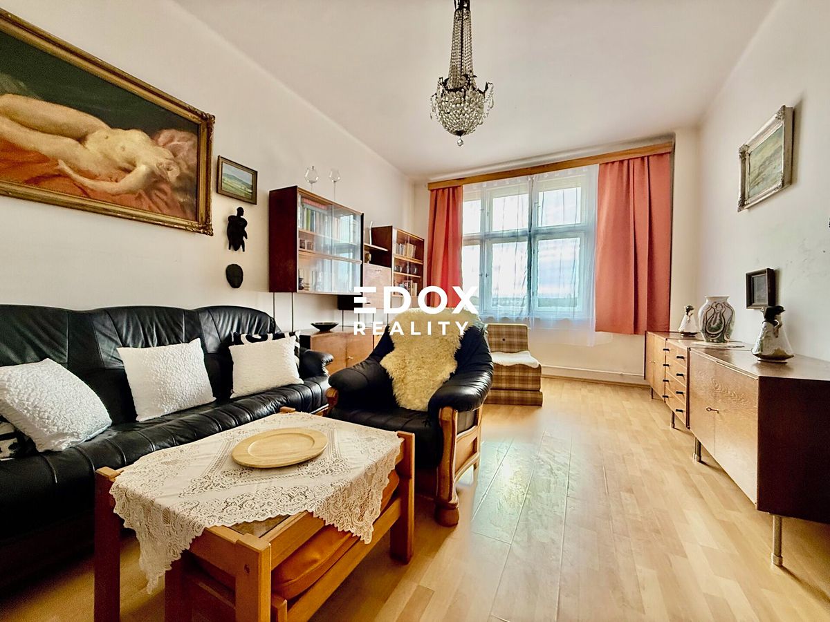 Pronájem bytu 2+1 52 m² – fotografie 3