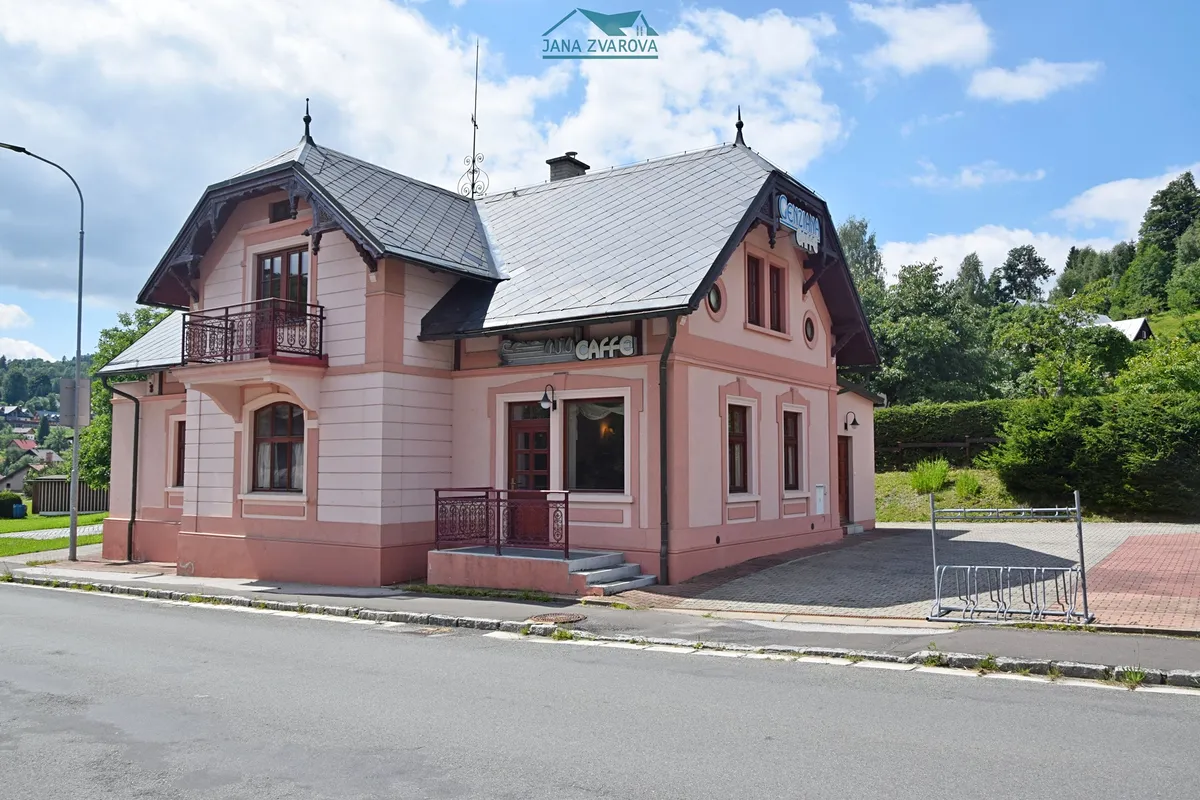 Prodej rodinného domu 222 m², pozemek 476 m²