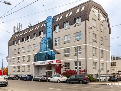 Pronájem kanceláře 481 m²