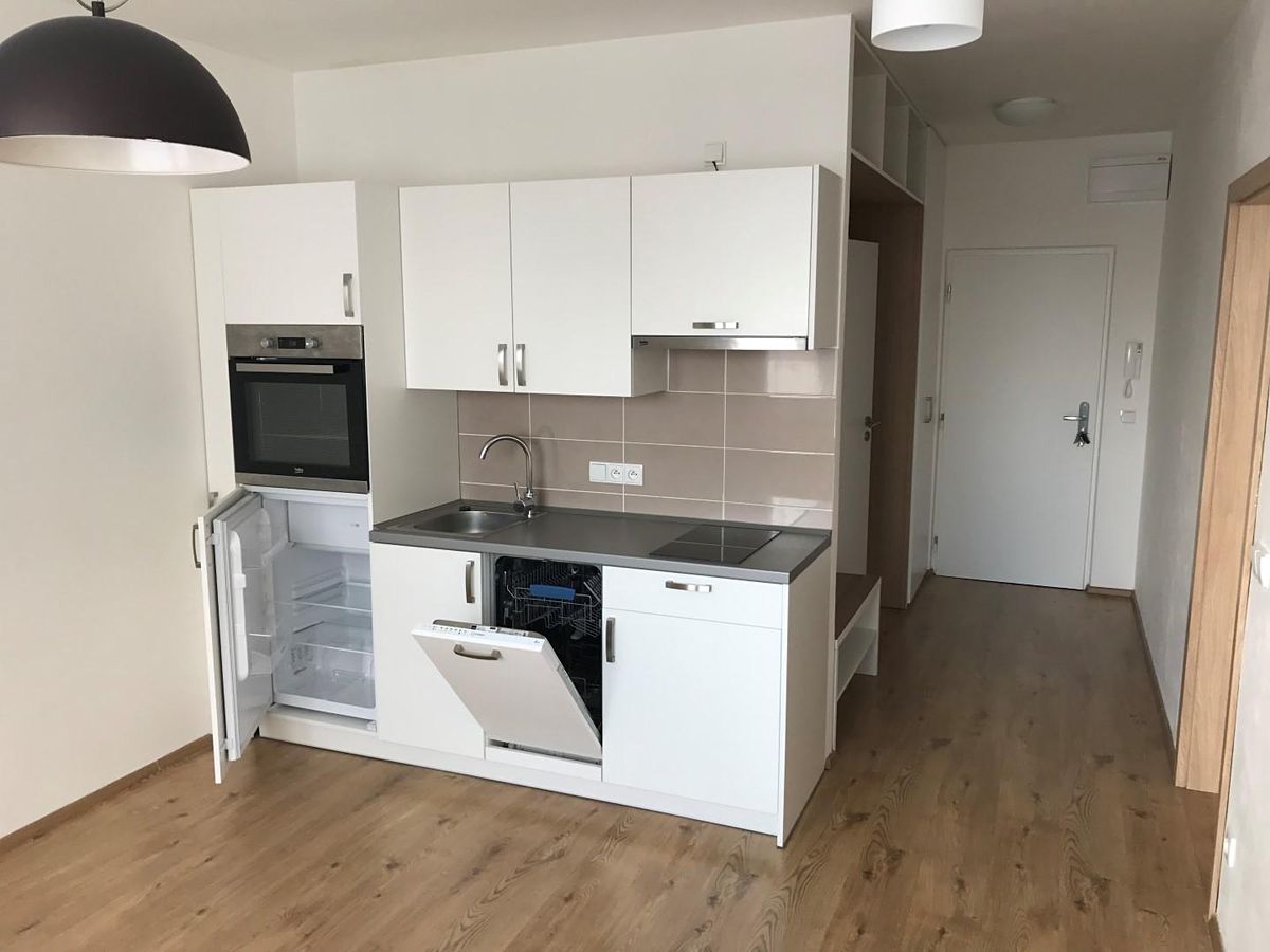 Pronájem bytu 2+kk 45 m² – fotografie 2