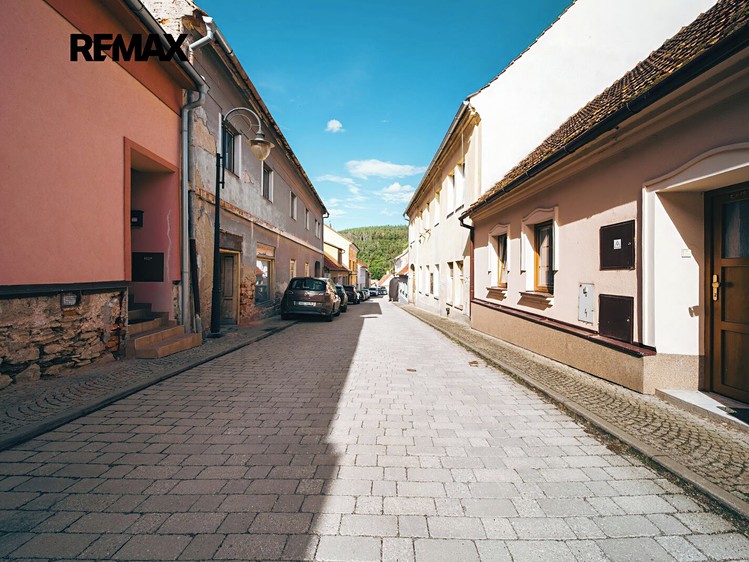 Prodej domu, 1 200 m² (3 z 50)