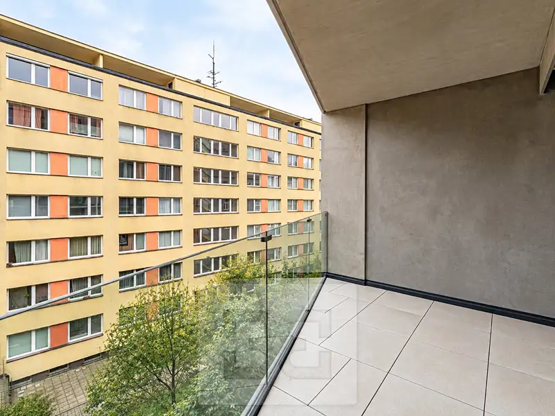 Prodej bytu 1+kk 38 m², Praha – náhled fotky 3