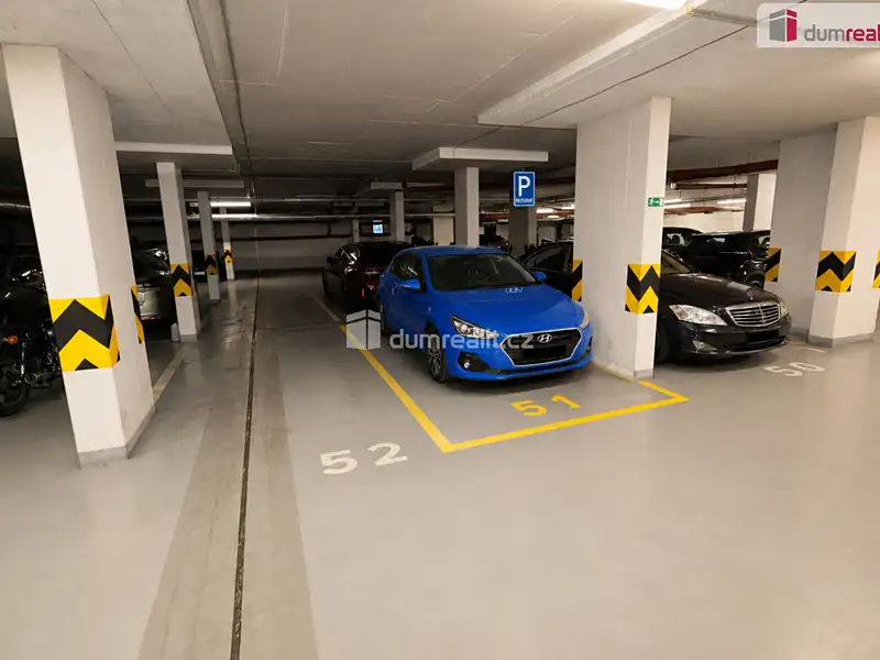Pronájem garážového stání 13 m², Praha – náhled fotky 2