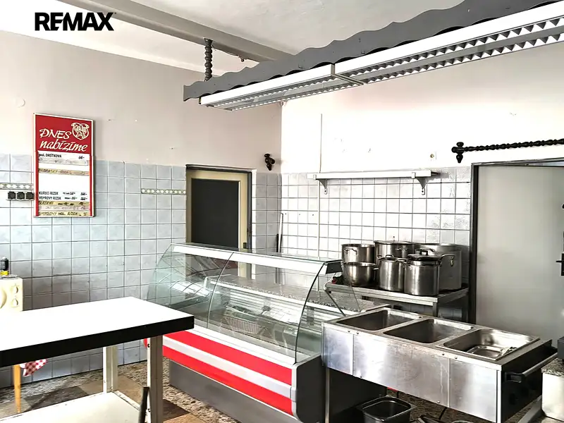 Prodej obchodního prostoru 289 m², Žatec – náhled fotky 2
