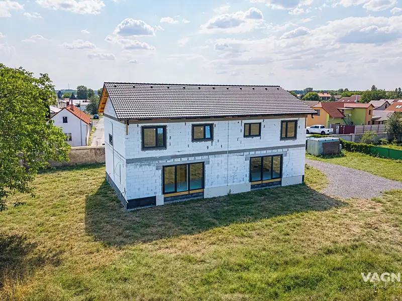 Prodej rodinného domu 131 m², pozemek 808 m², Tišice – náhled fotky 3