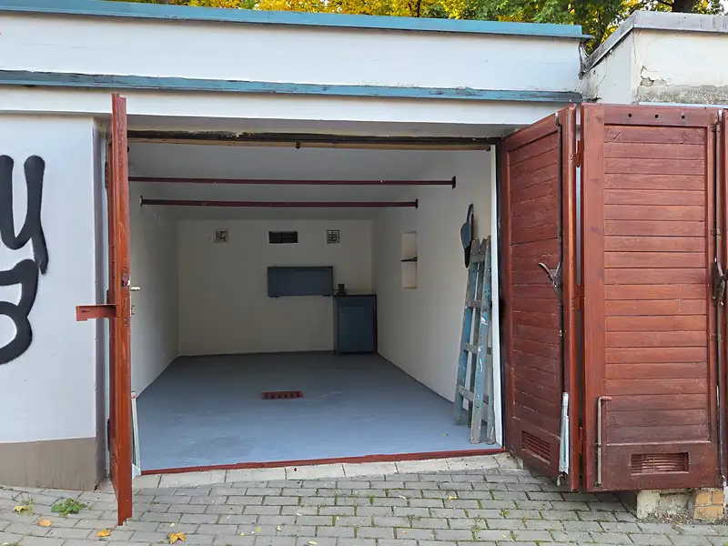 Pronájem garáže 24 m², Brno – náhled fotky 3