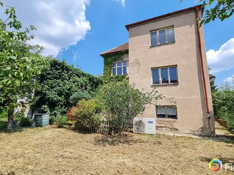 Prodej rodinného domu 280 m², pozemek 445 m², Praha – náhled fotky 2