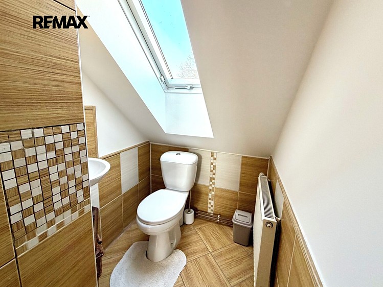 Prodej domu, 214 m² (35 z 51)