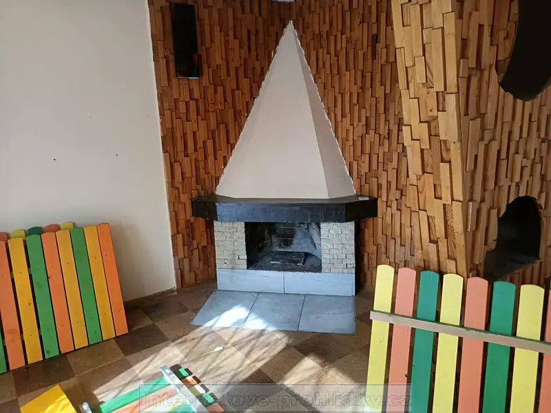 Pronájem rodinného domu 210 m², pozemek 300 m², Praha – náhled fotky 2
