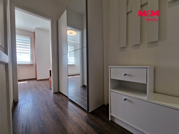 Wohnung 1+1 zur Miete, 37 m² (2 von 9)
