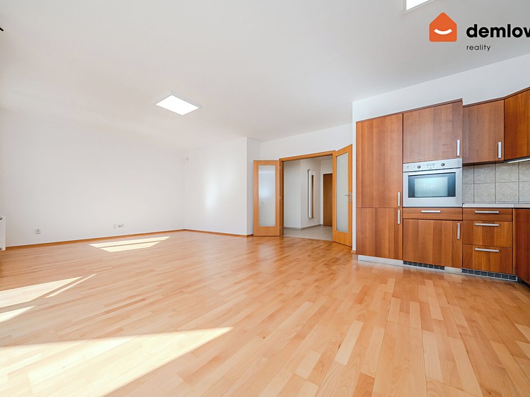 Квартира 4+kk в оренду, 122 м² (4 з 33)