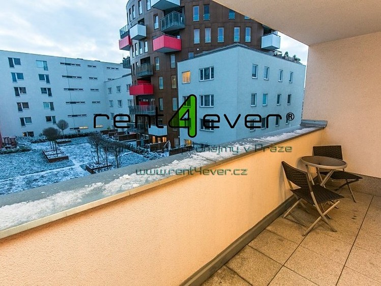Pronájem bytu 1+kk, 43 m² (3 z 10)