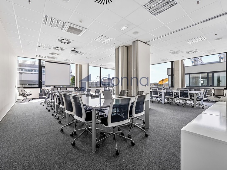 Комерційне приміщення в оренду, 1 398 м² (2 з 11)