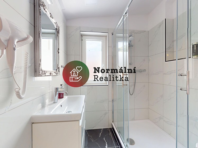 Комерційне приміщення на продаж, 186 м² (20 з 67)