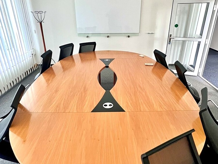 Pronájem komerčního prostoru, 1 400 m² (35 z 50)