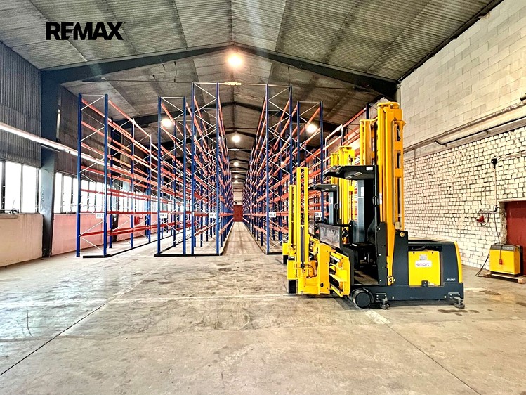Pronájem komerčního prostoru, 6 500 m² (28 z 45)