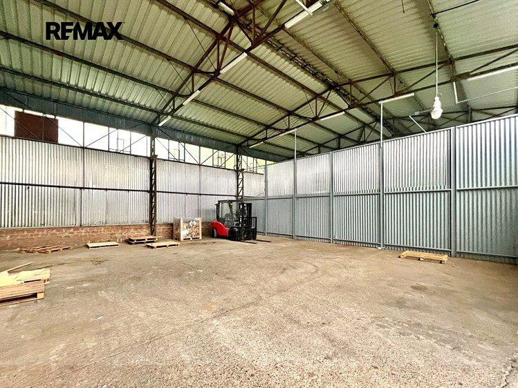 Pronájem komerčního prostoru, 6 500 m² (23 z 45)