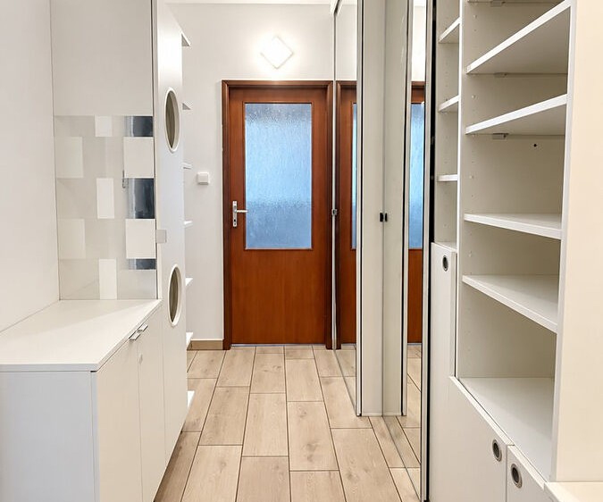 Pronájem bytu 2+kk, 43 m² (7 z 17)