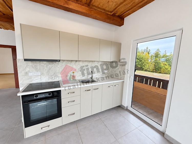 Pronájem bytu 3+kk, 98 m² (3 z 10)