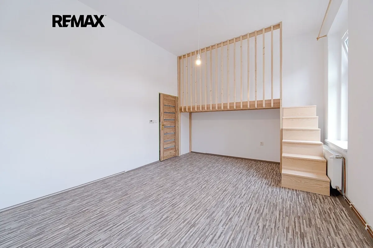Pronájem bytu 1+1 40 m²