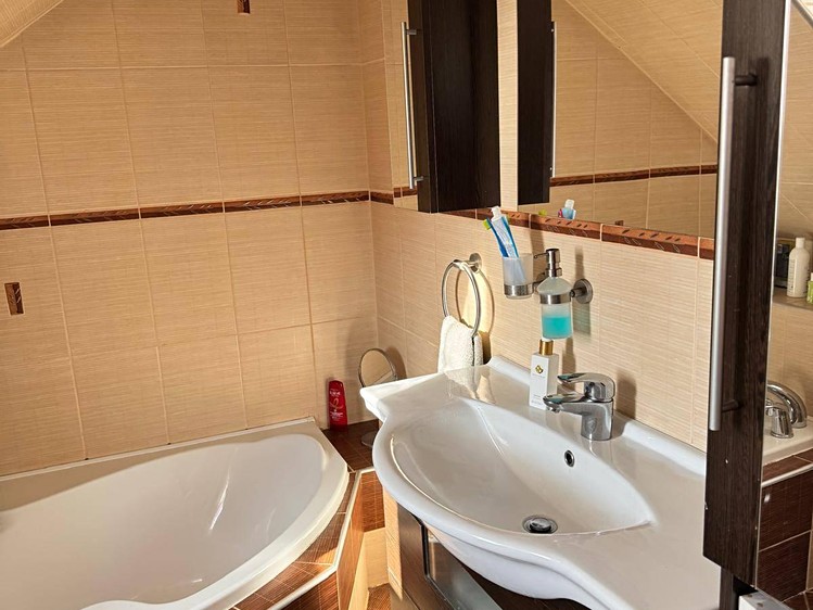 Квартира 3+1 в оренду, 95 м² (4 з 13)