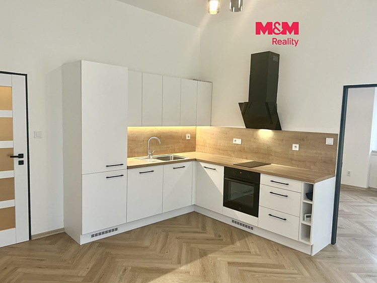 Pronájem bytu 2+kk, 45 m² (1 z 9)