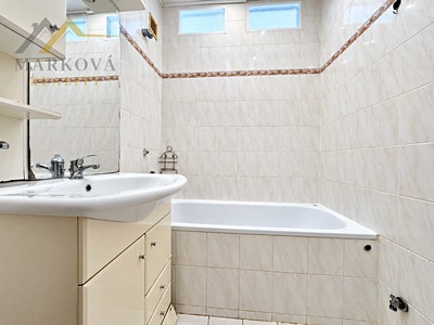 Pronájem bytu 3+1, 73 m² (3 z 12)