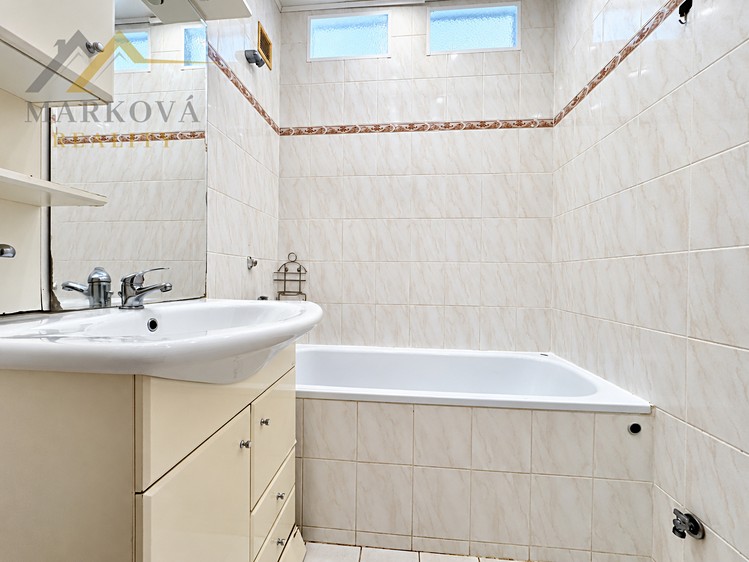 Pronájem bytu 3+1, 73 m² (3 z 12)