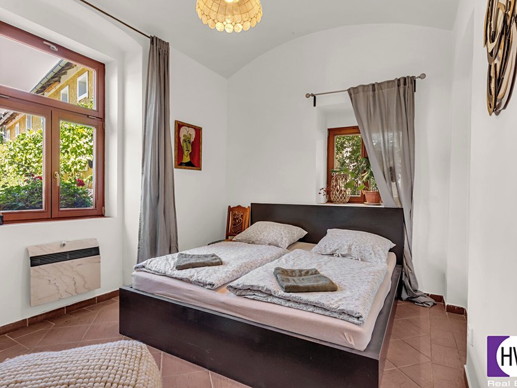 Комерційне приміщення на продаж, 1 900 м² (22 з 35)