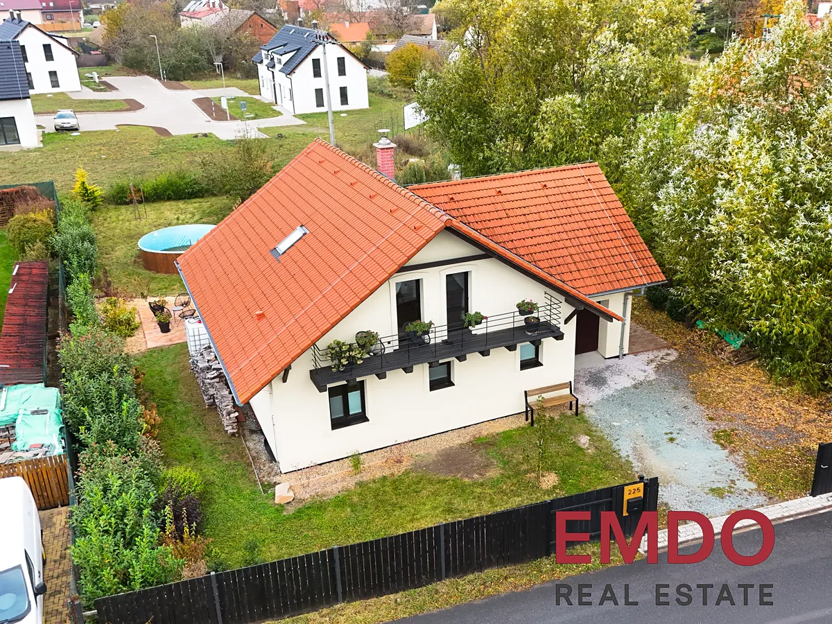 Prodej rodinného domu 196 m², pozemek 994 m²
