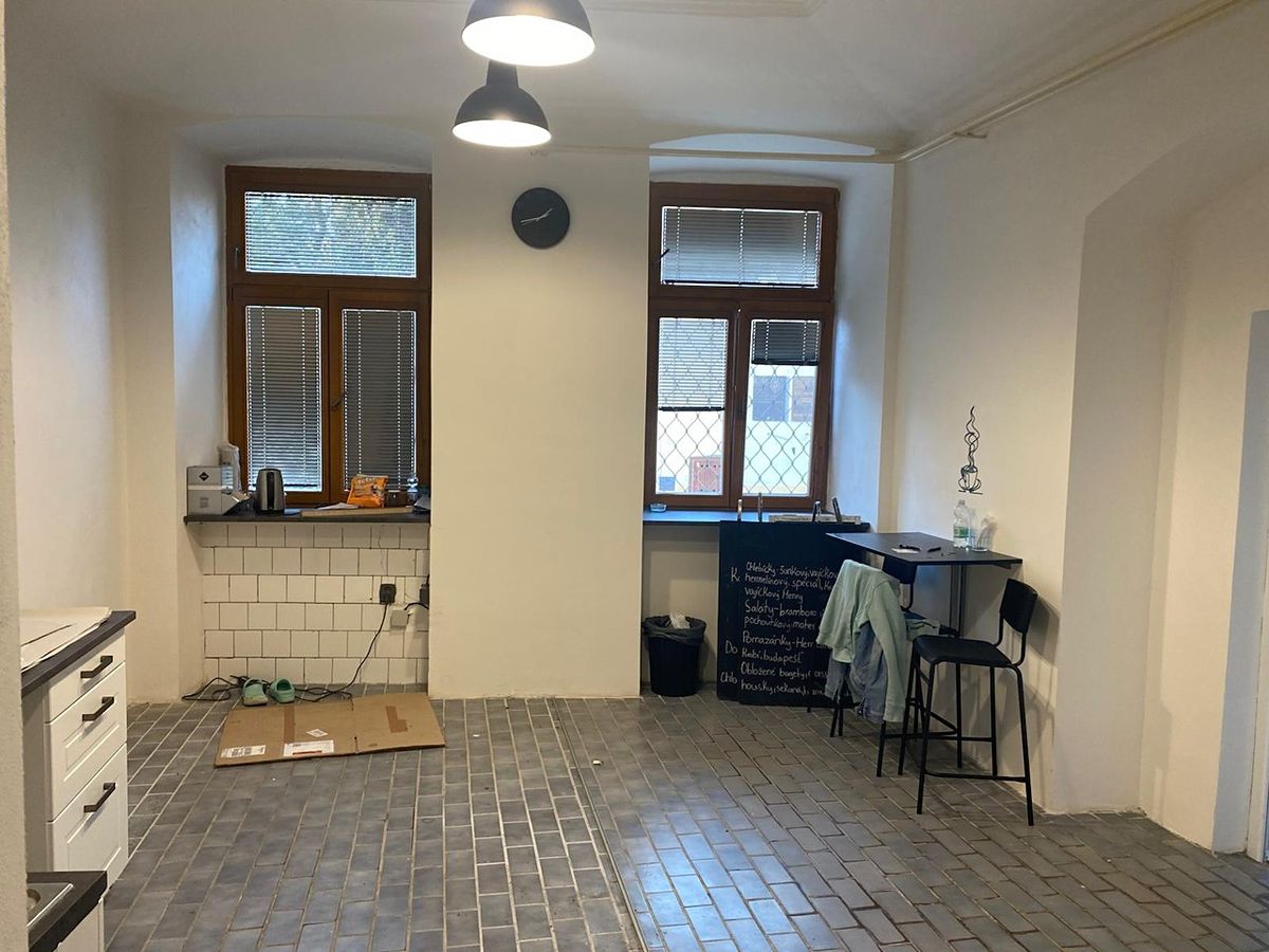 Pronájem obchodního prostoru 60 m², Slaný – fotka 1 z 3