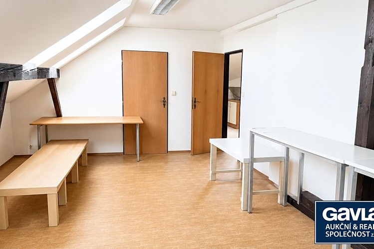 Комерційне приміщення на продаж, 2 850 м² (29 з 46)