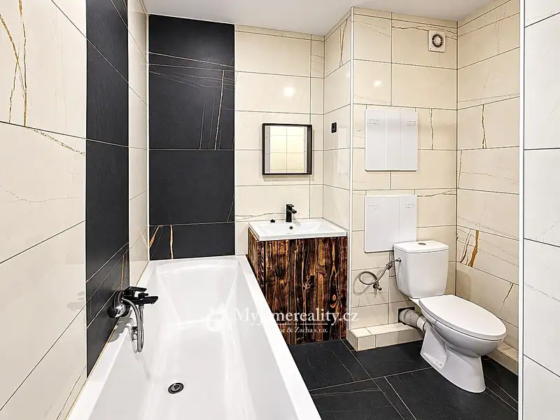 Pronájem bytu 2+1 55 m², Znojmo – náhled fotky 2