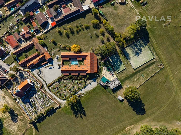 Prodej komerčního prostoru, 1 805 m² (21 z 37)