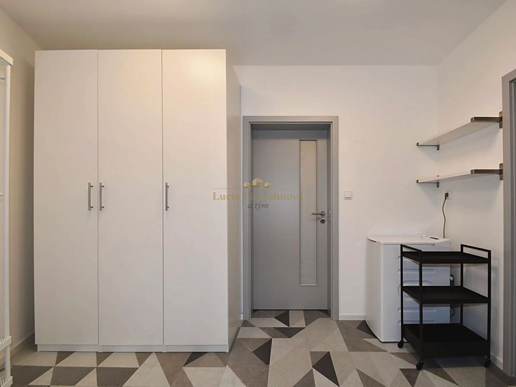 Prodej bytu 1+kk, 30 m² (8 z 10)