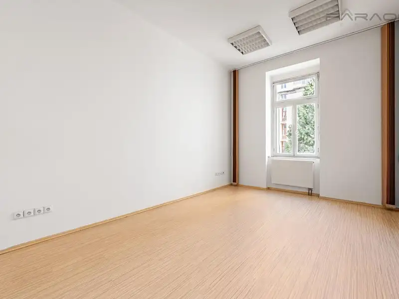 Pronájem kanceláře 100 m², Praha – náhled fotky 1