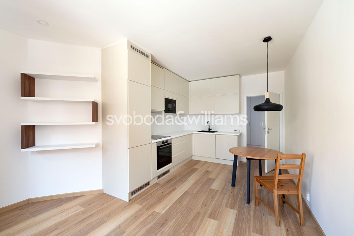 Pronájem bytu 2+kk 47 m² – fotografie 2