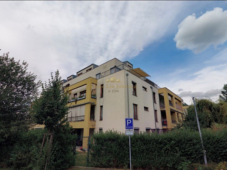 Prodej bytu 1+kk, 30 m² (1 z 10)